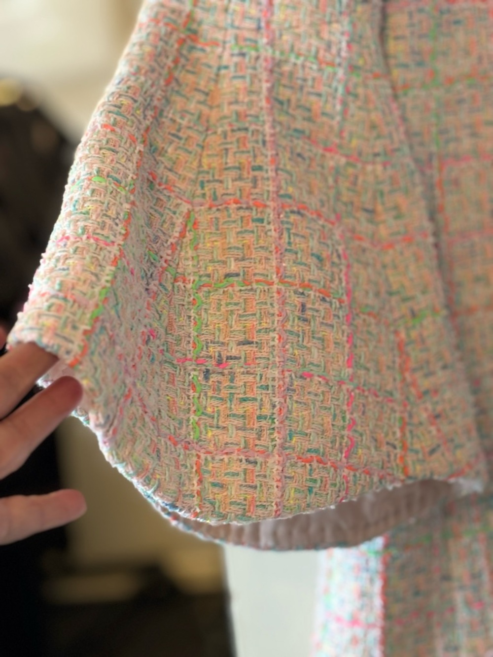 EUC CHANEL 2024 Pastel Tweed Evening Jacket in Pink, Green & Cream size 40/US 8 - Picture 6 of 16